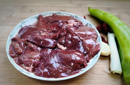 尖椒|再穷也要吃这肉，比猪肉有营养，几块一斤，孩子吃补血还明目