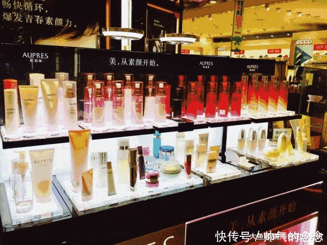 专柜|离职柜姐透露，在专柜买化妆品，这3样千万别买，就是坑你的！
