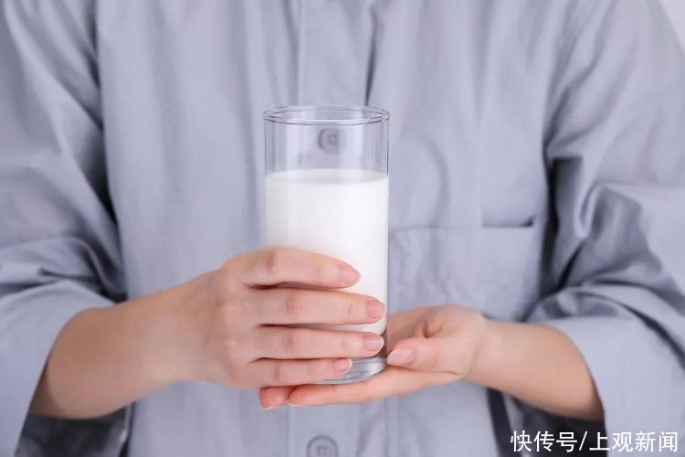 乳糖|香蕉/牛奶/茶……空腹到底不能吃什么？答案出乎你的意料