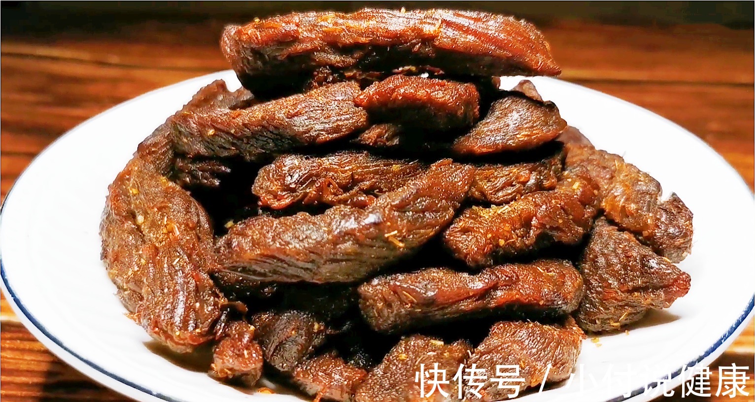 核桃|建议50岁女人:春天别太节俭,8零嘴该吃就得吃,千万别心疼钱了