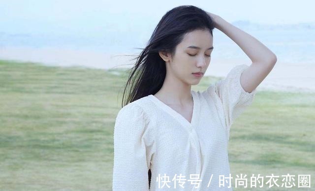 黑长直 发型简单但是又气质的女明星，我只服这4位，全靠脸撑着！