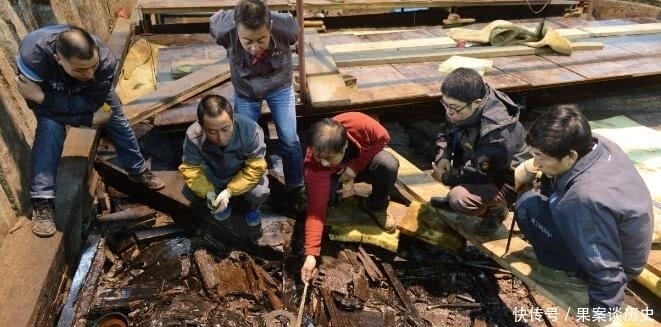 河滩挖出罕见古墓,文物无法脱离此墓,考古家:将墓挪走