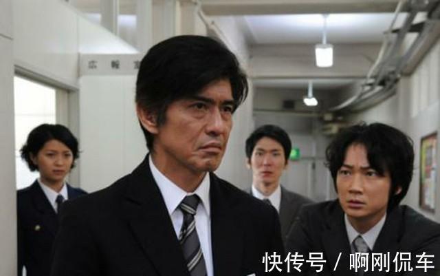 |面试官：请马上讲个活跃气氛的笑话！求职者另类回答，当场录用