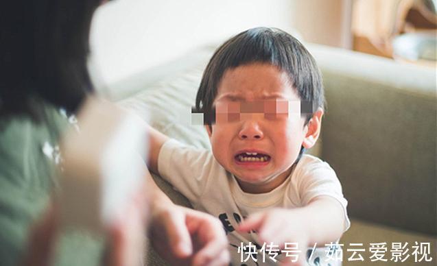 效果|孩子总是“左耳进右耳出”？教育没效果，可能是家长犯了这三种错