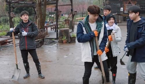 怨言|《向5》最累的嘉宾?白天种树开拖拉机毫无怨言,晚上加班做音乐