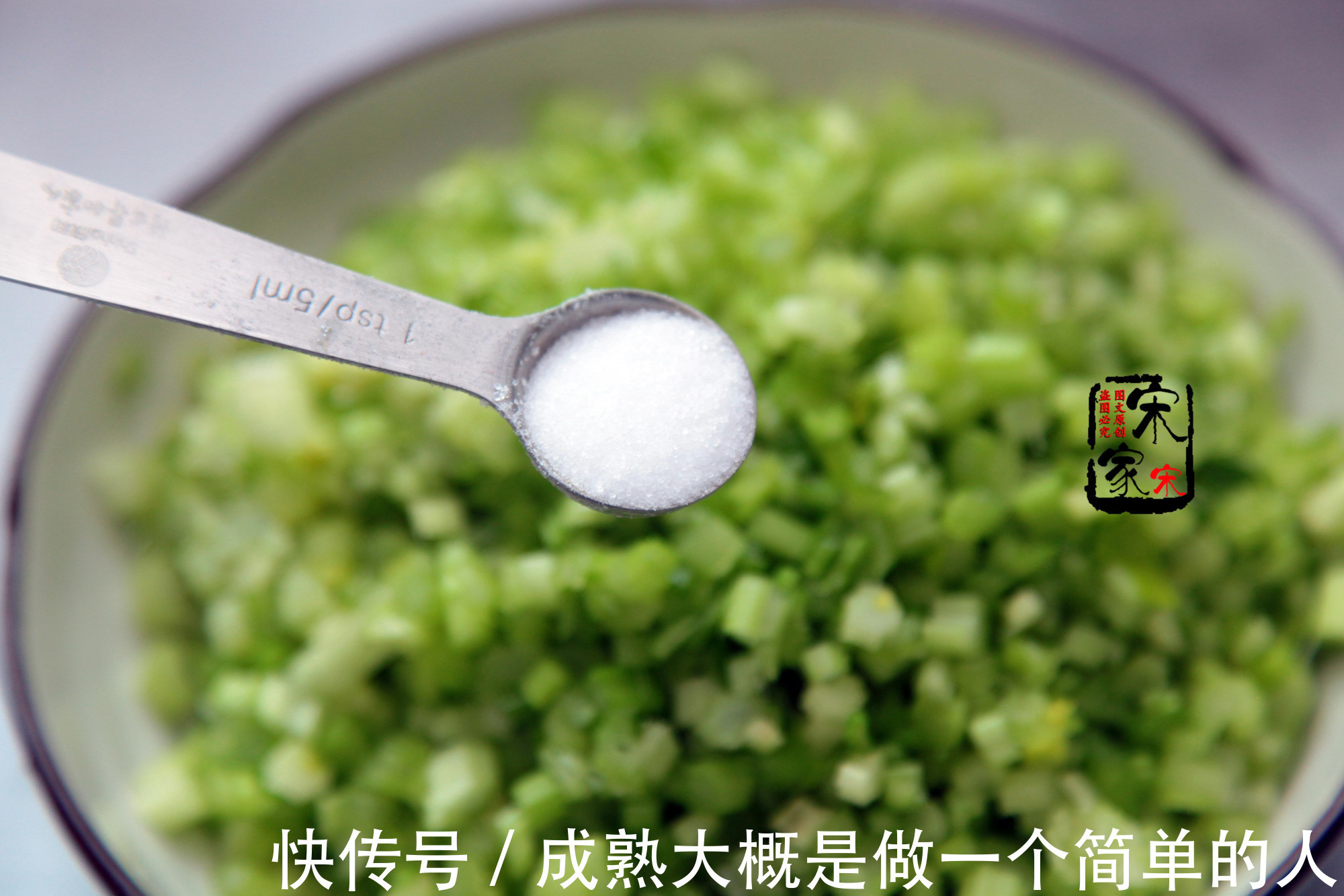 多汁又抱团的包子馅儿怎么调老厨师这做法太狠了，怪不得好吃！