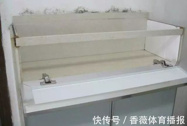 瓷砖|婆婆在客厅用瓷砖做了个鞋柜,完工后效果非常好,上门的人多