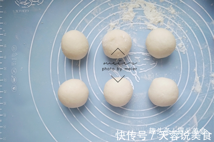 不用发面的小饼，依然柔软，翻来覆去吃了几十年，就是吃不腻！