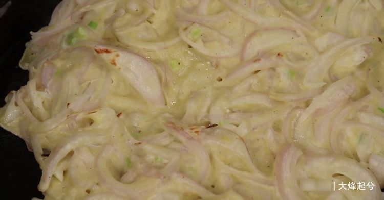 洋葱最好吃做法，打入2个鸡蛋，没想到很好吃，太香了