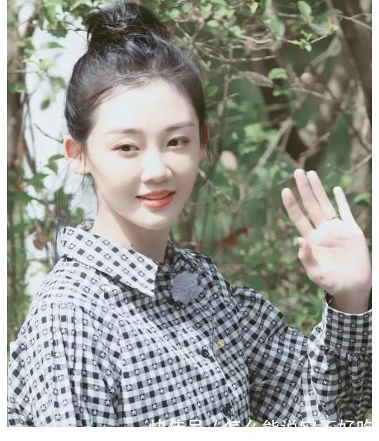 “跑男”3美同框:宋雨琦可爱,苗苗气质很绝,baby过于真实