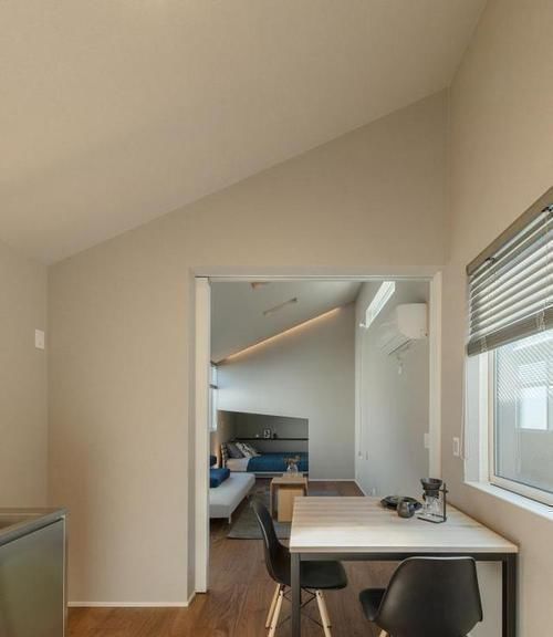 大格局|客厅墙上掏个洞把床装进去,卫生间能供3人同时用,小户型大格局