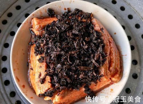 肉皮|做梅菜扣肉,掌握3个要点,保证起虎皮,颜色红亮,好吃不油腻