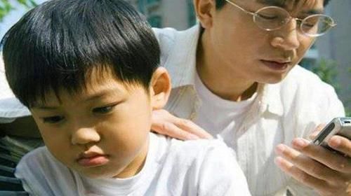 爸爸|“手机就那么重要吗”女儿渴望父爱怒砸手机，父亲一巴掌酿成惨剧