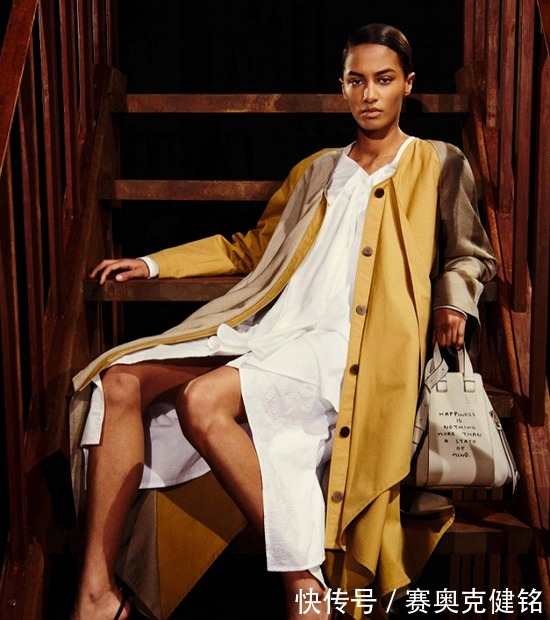 波点|马丁靴波点上身,LOEWE涂鸦包袋自带神吐槽