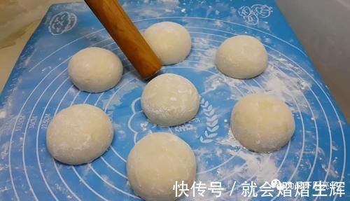生煎馒头|蒸发面馒头,加入3克酵母,馒头掌握以上做法,吃着劲道又松软