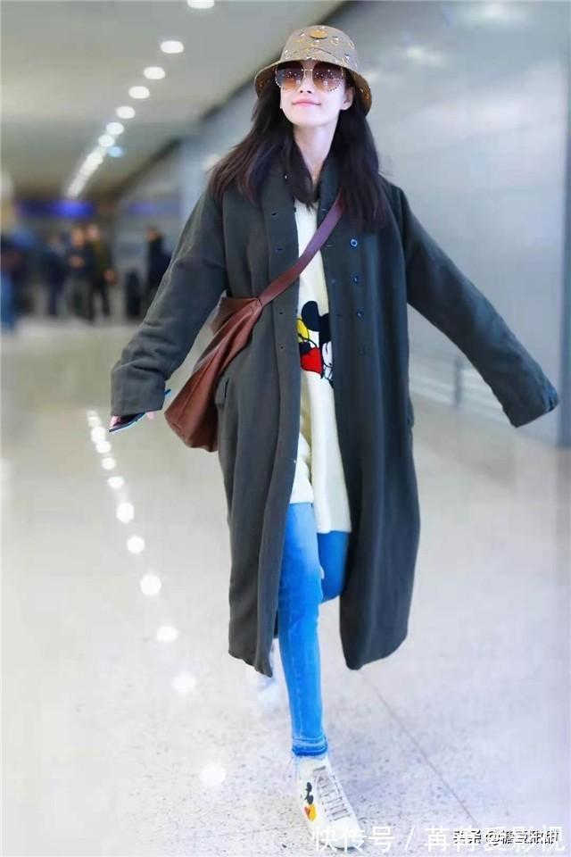 时髦|谁说“小白鞋”过时了?今春流行这样穿,时髦显瘦又显高,真好看