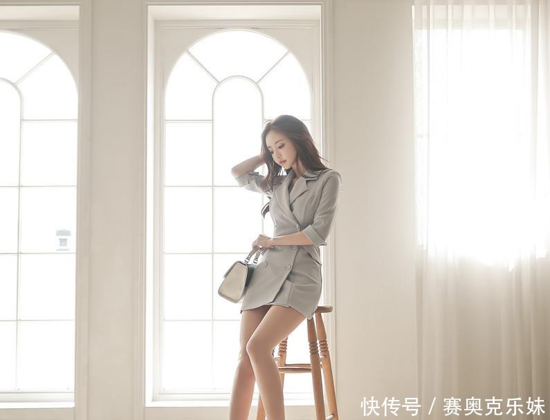 时尚|孙允珠:怀旧水泥灰时尚西装款连衣裙!