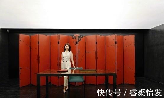 联合国|央视主持刘芳菲坐镇联合国交流论坛,穿衬衫太朴素,新发型变化大