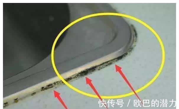 玻璃胶用久会“变黑”?保洁阿姨的“小妙招”,立马洁净还杀菌