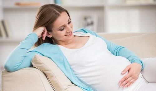 五个月|为什么很多孕妈怀孕四五个月了，还不显怀？三个原因告诉你