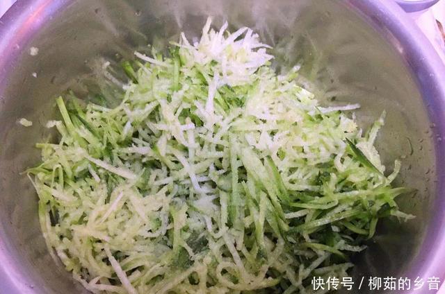 萝卜|不用发面也能做出鲜香味美的大包子,薄皮大馅,一出锅就被抢光了