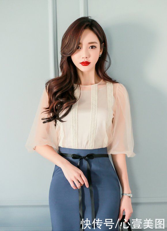 清凉衫|女神孙允珠高清时尚搭配：花哨奶油金粉微波叠层清凉衫