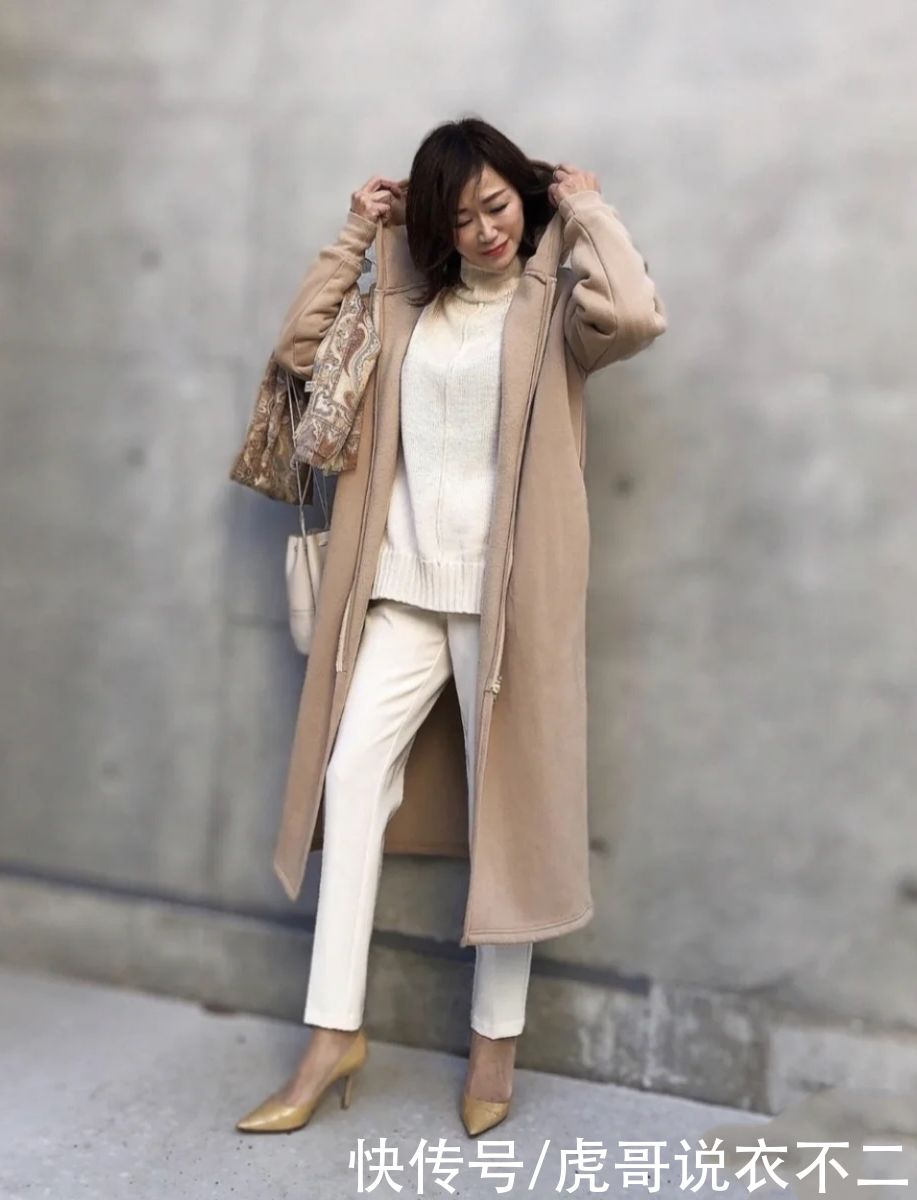 50岁女人冬季穿衣要年轻点，看日本博主示范，每一套都好优雅