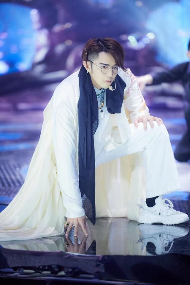 汪東城眩暈癥住院遺憾缺席舞臺 新節(jié)目挑戰(zhàn)喜劇獲期待