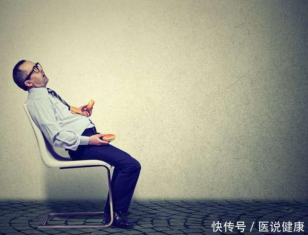 饮食习惯|为什么血管会堵住?医生直言:原因无非4个,少碰才好!