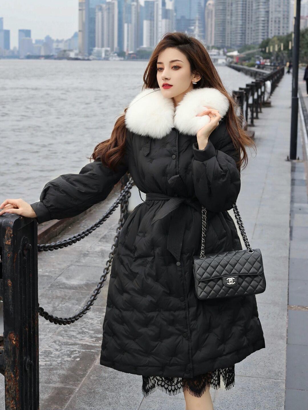 更上一层楼 冬天穿羽绒服太臃肿了?不妨试试这几款,保暖时髦还特显瘦