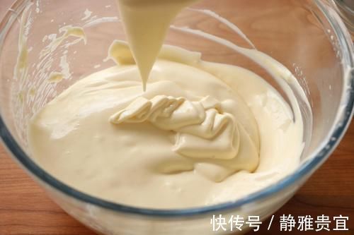 好吃|戚风纸杯蛋糕,不开裂不回缩,挤上入口即化的奶油,颜值高又好吃