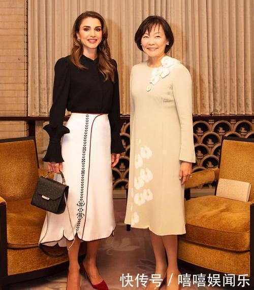 西班牙王后遇上对手,穿套装同框约旦王后略显老,气质也不占上风