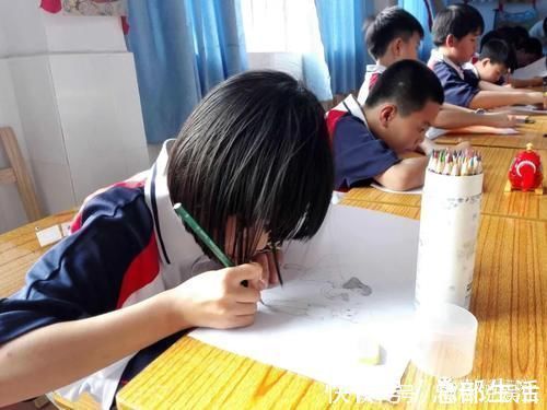 差距|上兴趣班和不上兴趣班有何区别?10年后差距明显