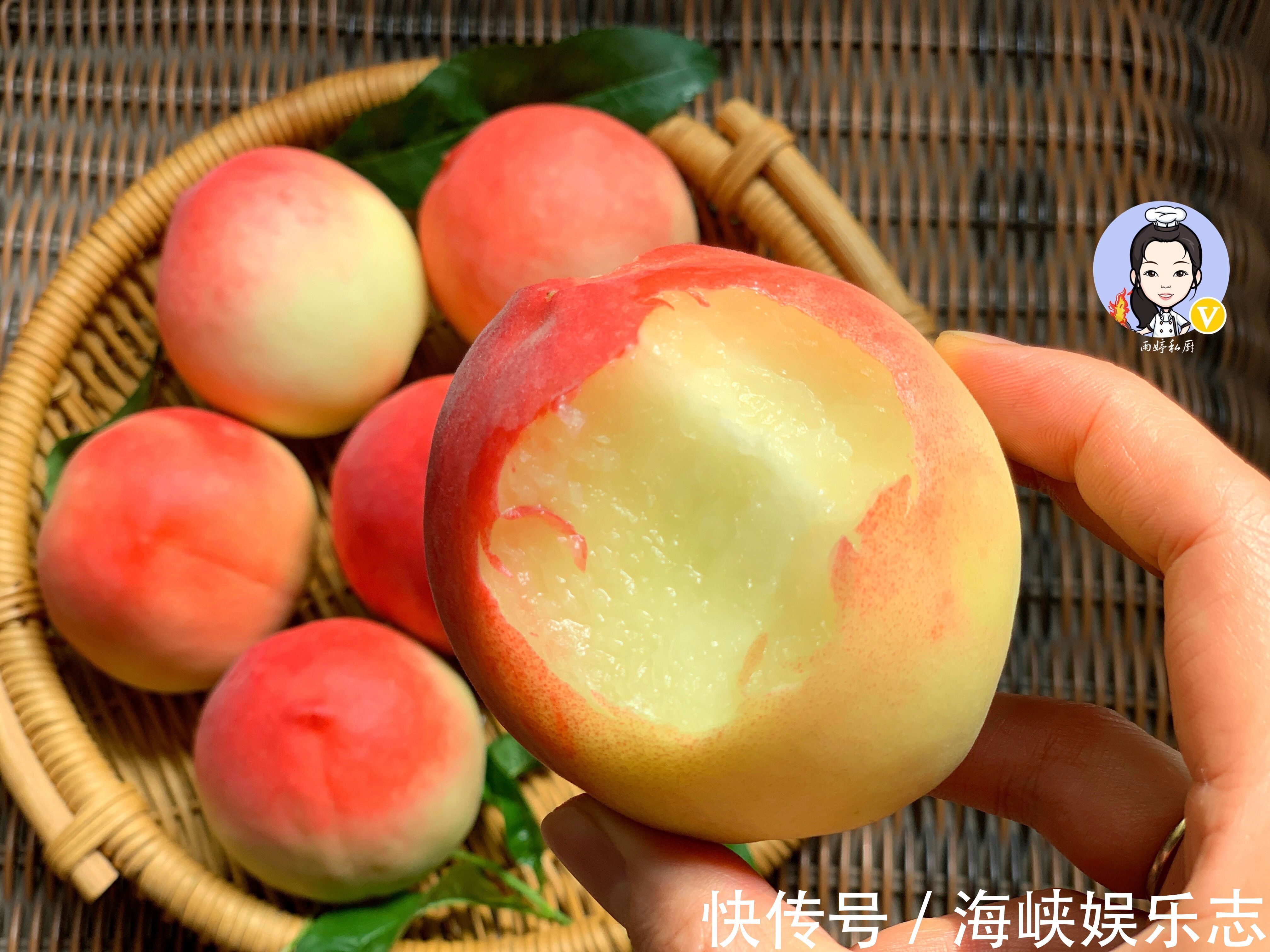 买桃子就要挑“公”的！香甜多汁，教你4个挑选窍门，一挑一个准