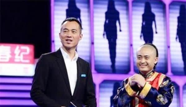 阿哥 2012年,一汽车修理工以清朝“阿哥”自居,上相亲节目找“福晋”