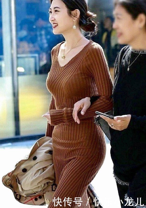 百变小姐姐的时尚魅力,气场也有一米八