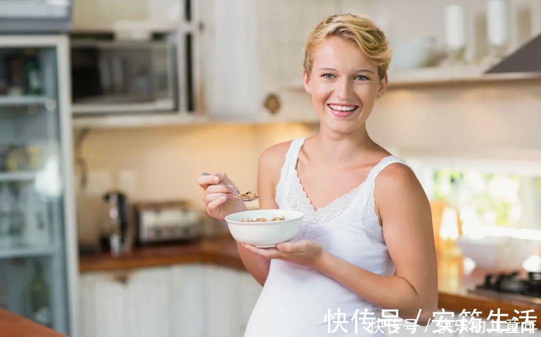 冷饮|孕期孕妇在偷吃雪糕时,胎儿的反应简直萌化了,多可爱的小宝贝啊