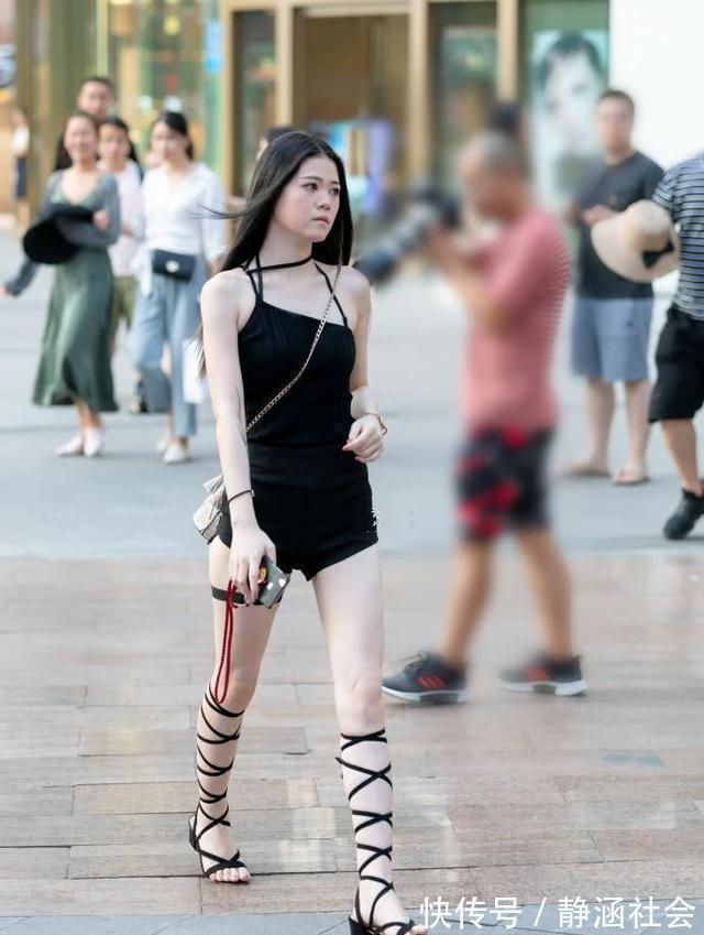 青春|街拍腿长个高青春的小姐姐,美丽动人很有时尚感