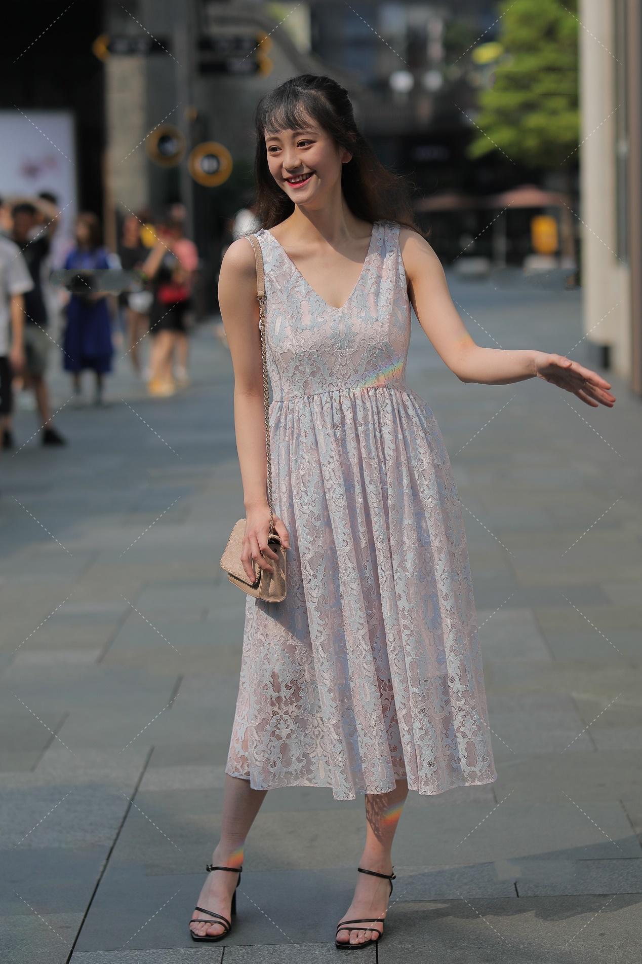 优雅|无袖收腰连衣裙, 粉紫色图案设计, 高贵优雅