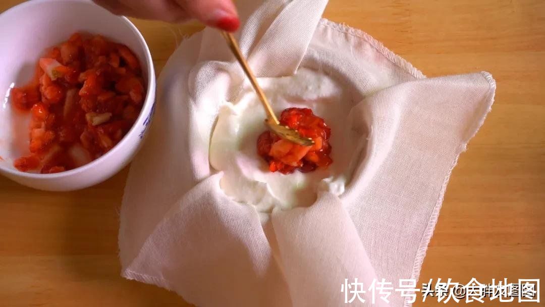 不要烤箱,没有面粉,自制绵密丝滑的安茹蛋糕,一勺挖开,馋了