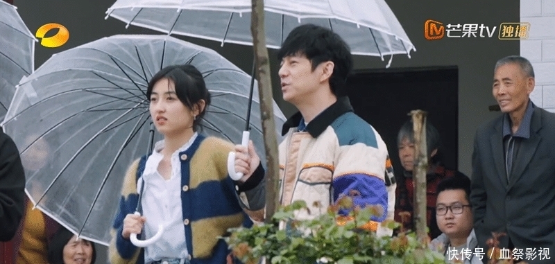 拖拉机 《向往》张艺兴杨紫关系升温变话痨,黄磊何炅暗暗撮合,为收视率故意炒作?