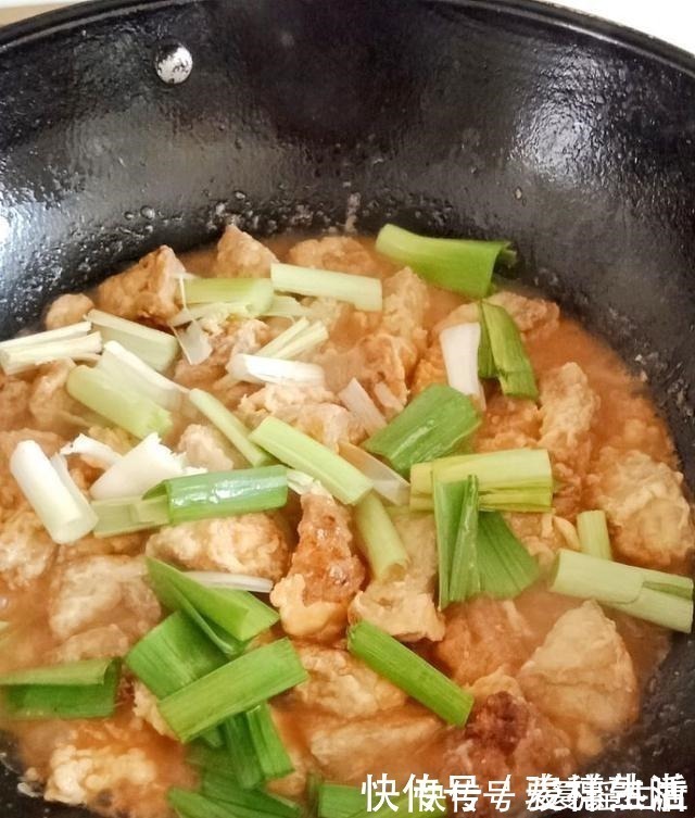 补充蛋白质|豆腐不要直接炒着吃，加上它，天天吃都不腻，比肉还香