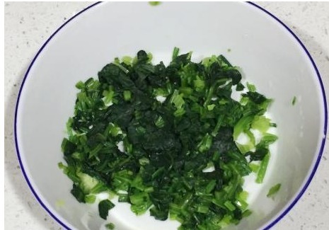 蔬菜饼,不用油也不用面粉,蒸一蒸就上桌,比煎饼还香