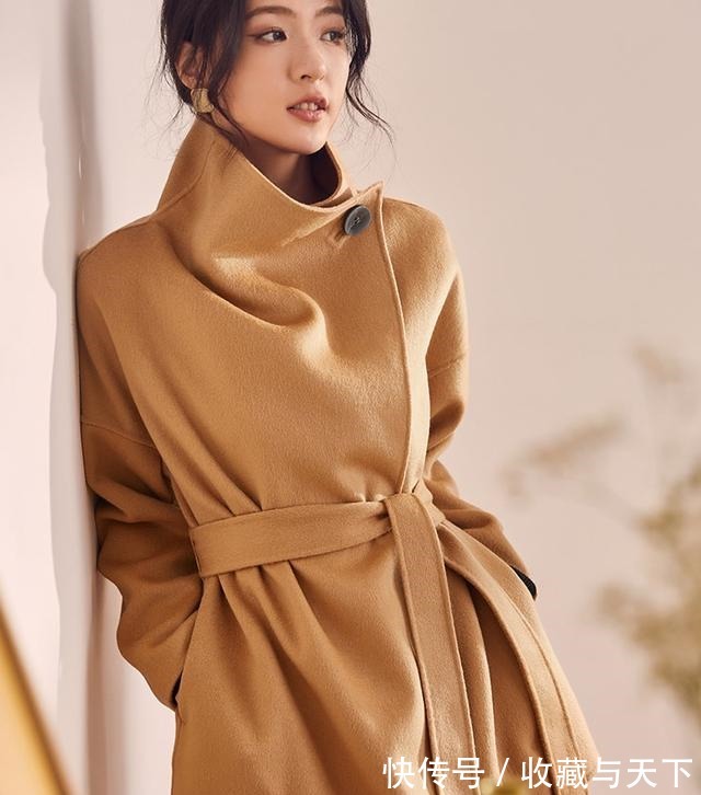 面料 别再穿羽绒服了,试试这样的双面呢大衣,轻奢保暖又时髦!