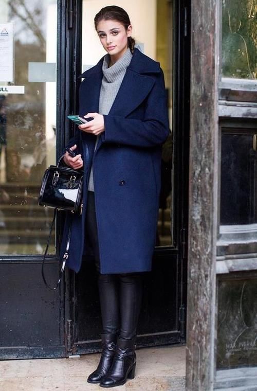 皮靴+大衣,这样穿可以轻松展露气场,很适合职场风女生