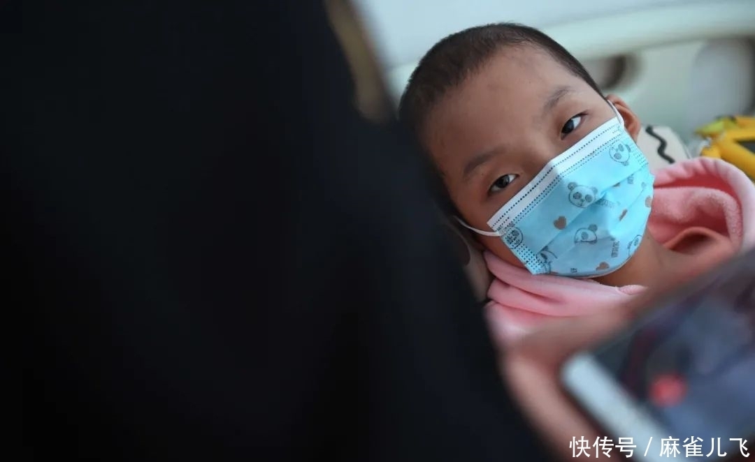 8岁女童重度感染,被医生限制进食两个月,画了一本好吃的来解馋
