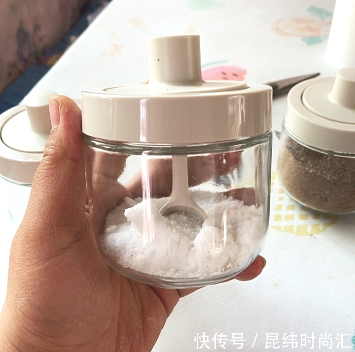 衣架|被网红“过度吹捧”的10样家居品,其实很不实用,花钱买教训