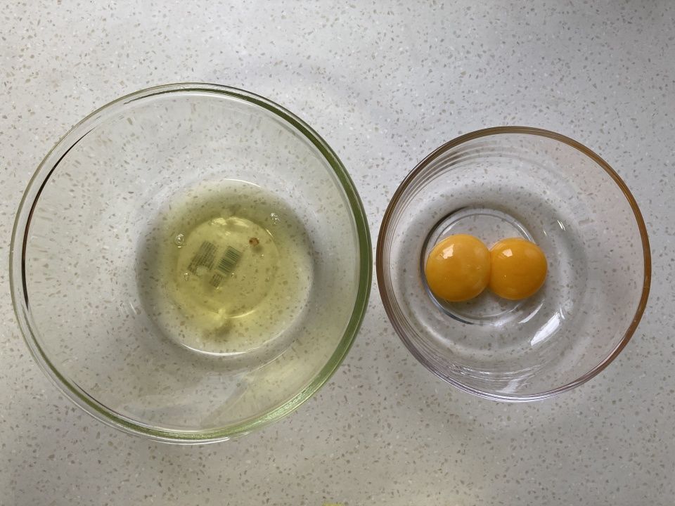 最近孩子迷上了这小饼,不加一滴水不加一滴油,酥脆可口,太香了