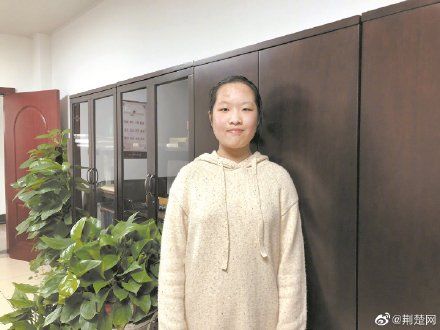 今年全国唯一一名入选女生 武汉外校高一女学霸被保送清华