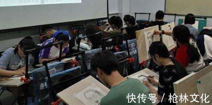 美术生@美术生画一半画不下去了,随意收尾堪称“神操作”,老师被逗笑